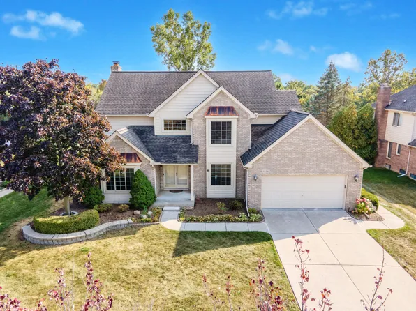 46948 Southgate Dr, Canton, MI 48188