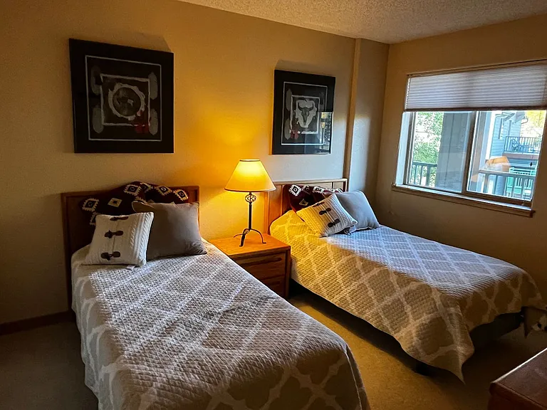 980 Lakepoint Dr #203 — Photo 26