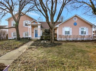 2909 Crestridge Dr, Champaign, IL