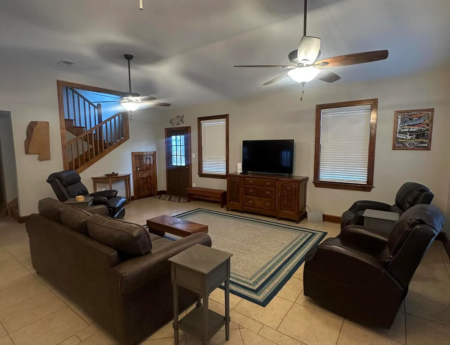4 bed, 2.0 bath, 2219 sqft, $2,500 — Photo 4