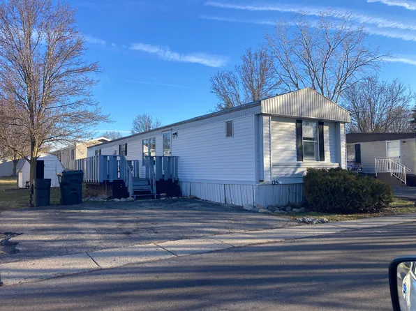 351 N Squirrel Rd, Auburn Hills, MI