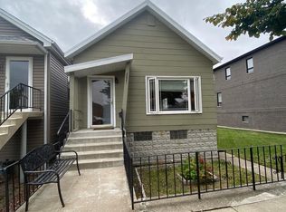 2821 S Eleanor St, Chicago, IL 60608