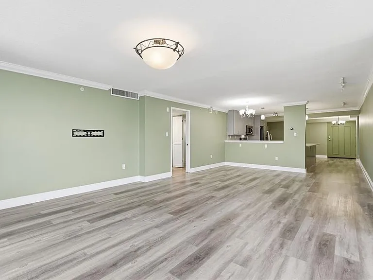 2413 Bayshore Blvd #1004 — Photo 25