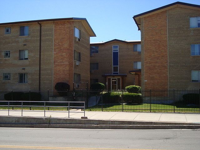 1st image of 7905 S Greenwood Ave #2E