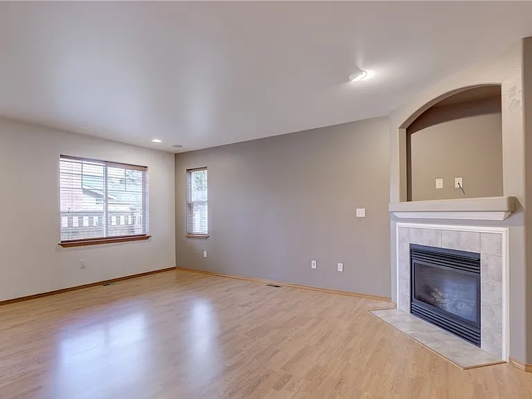 9909 3rd St NE — Photo 7