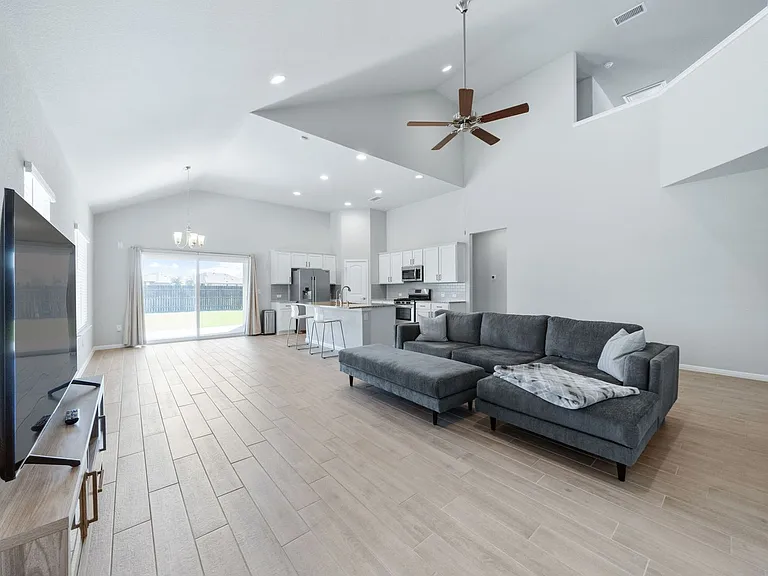 2412 Star Hill Rnch — Photo 10