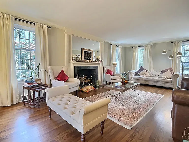 14575 Shaker Blvd — Photo 4