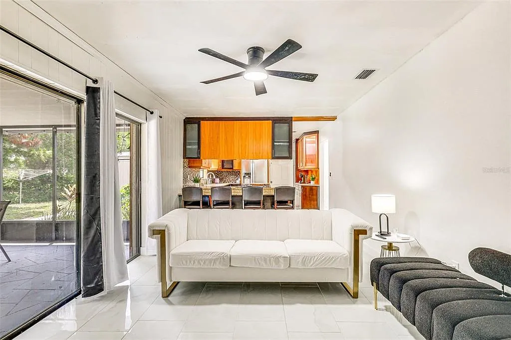 3 bed, 2.0 bath, 1640 sqft, $3,150 — Photo 4