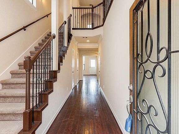 3rd image of 2807 Kings Retreat Cir