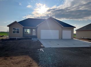 404 Pray Dr, Hays, KS 67601