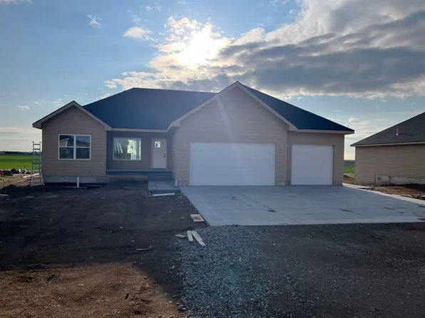 404 Pray Dr, Hays, KS 67601