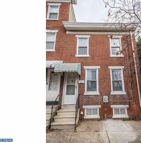 1st image of 911 Linden St
