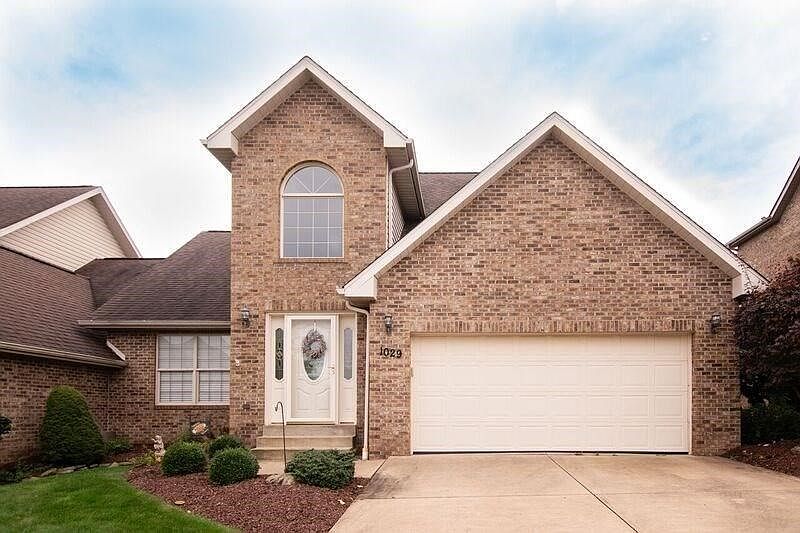 1st image of 1029 Blackthorne Dr