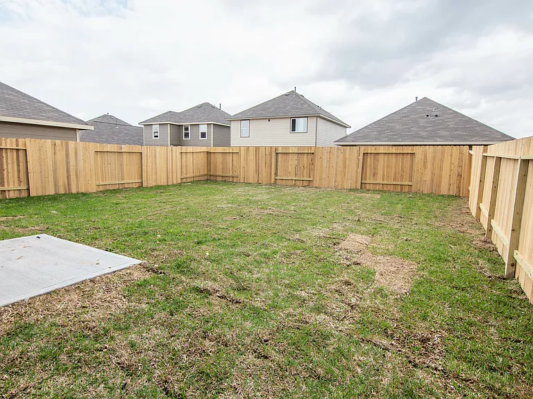 24426 Borelli Dr — Photo 5