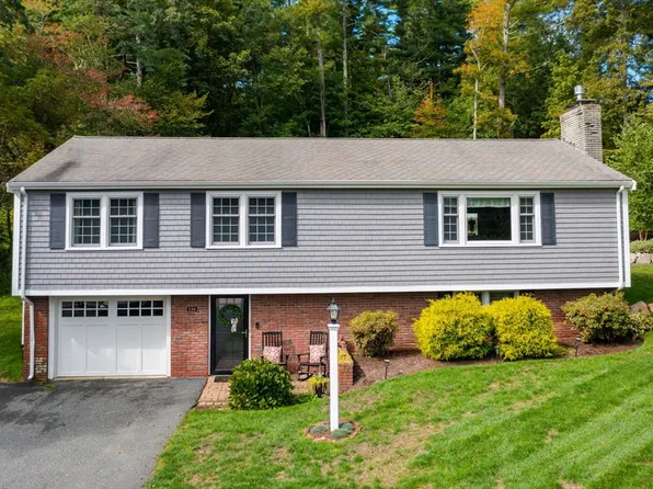 136 W Elm St, Pembroke, MA 02359