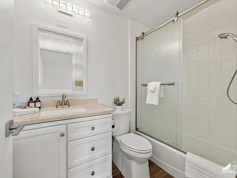 324 E Manor Ave — Photo 9