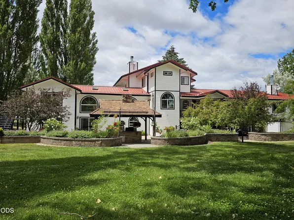59047 Old Lake Rd, Christmas Valley, OR 97641