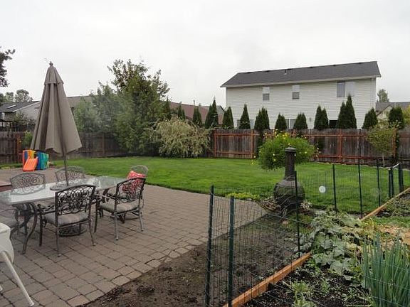 5th image of 658 SE 66th Ave NE