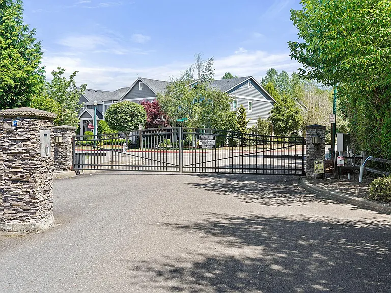 Watertree Place Townhomes — Photo 17