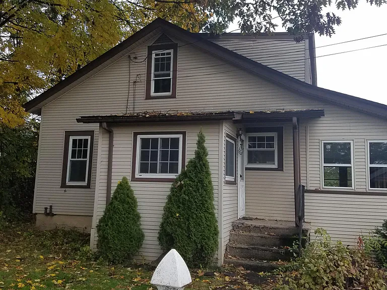 56 Old Indian Rd — Photo 2