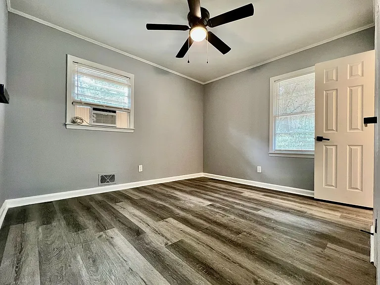 2901 Skyline Dr — Photo 3