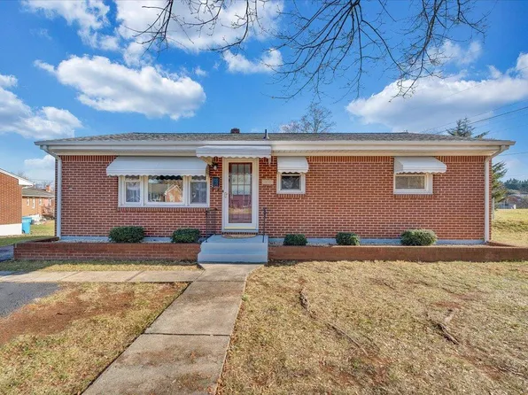 5001 Hazelridge Rd NW, Roanoke, VA 24012