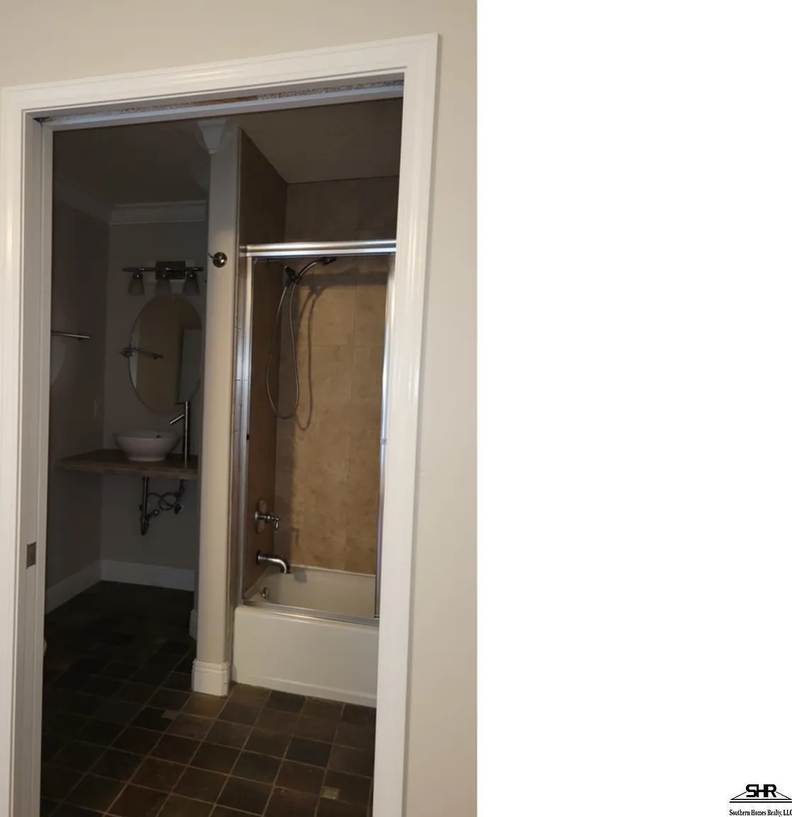 2 bed, 2.0 bath, 1216 sqft, $2,025 — Photo 2