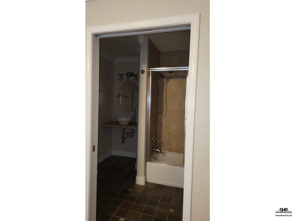 Building Photo - 1010 N Hayne St #2