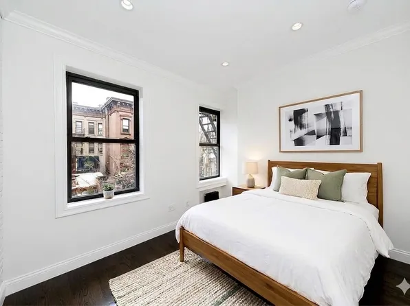 338 E 55th St, New York, NY