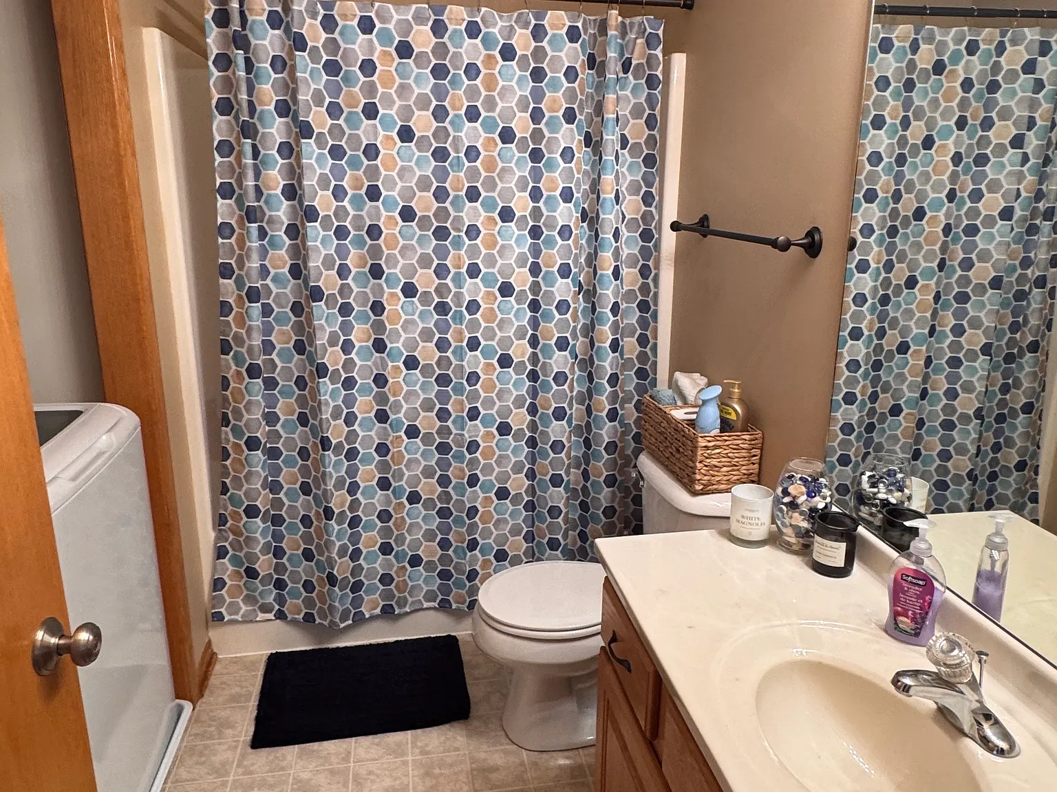 4 bed, 2483 sqft, $795 — Photo 2