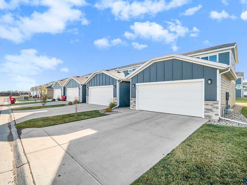 1st image of 4601 E Leubecher Pl
