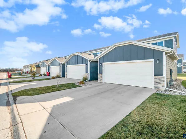 4601 E Leubecher Pl, Sioux Falls, SD 57108