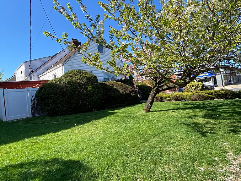 336 Scranton Ave #1 — Photo 48