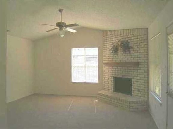 2nd image of 1117 Pitcairn Dr