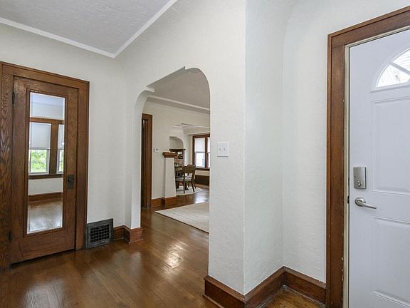 4th image of 3226 N Newhall STREET