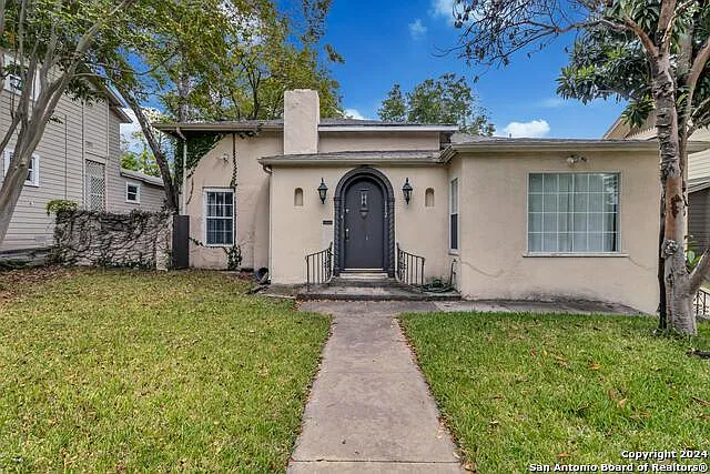 112 Cloverleaf Ave