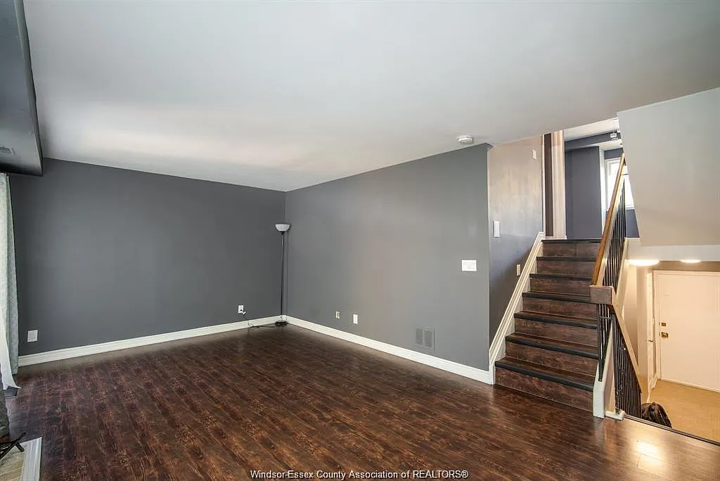 3 bed, 2.5 bath, 1700 sqft, $2,575 — Photo 2