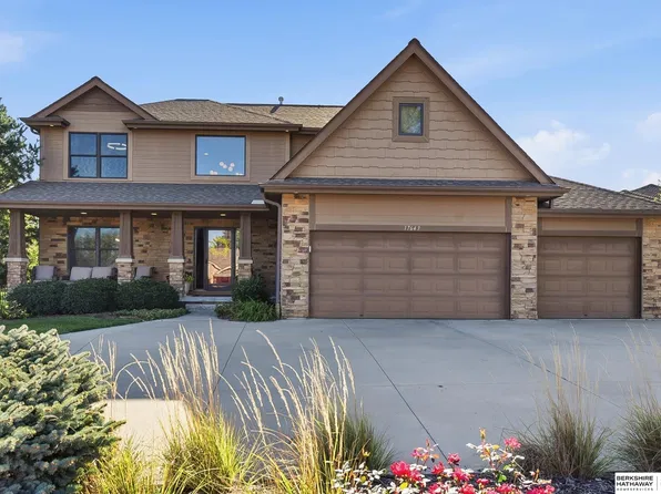 17643 Prestwick Ave, Omaha, NE 68136