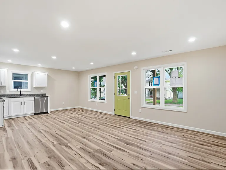 1626 Howell St #101 — Photo 5
