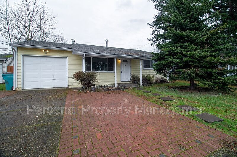 1st image of 2915 Neals Ln