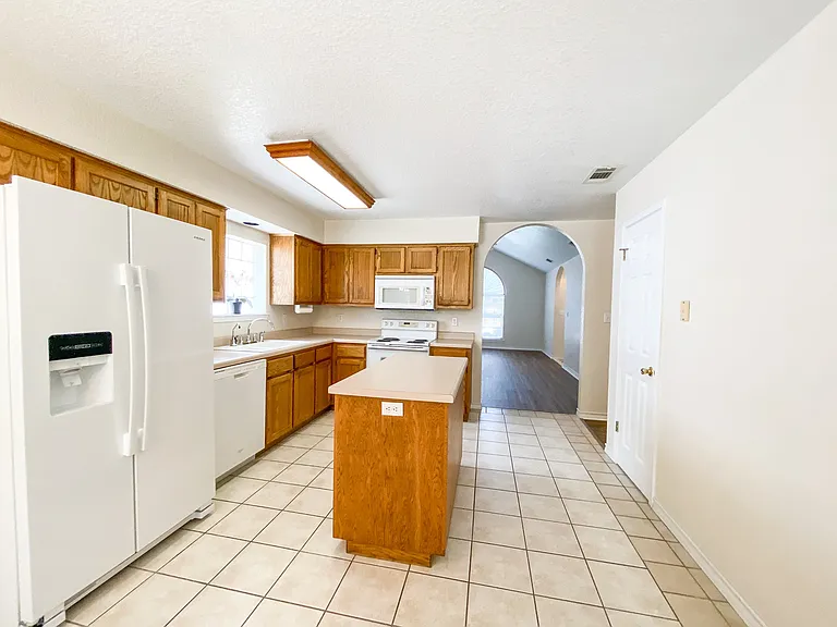 1663 Lantana Cir — Photo 6