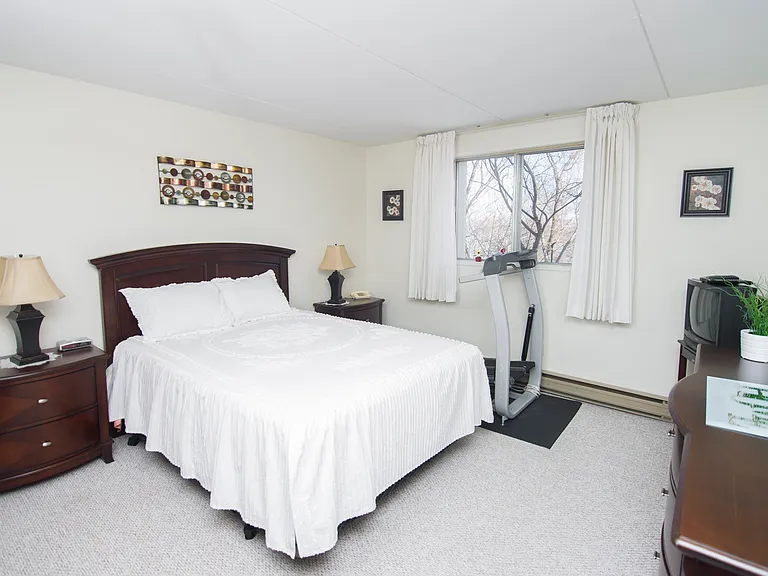 9 Mandalay Dr — Photo 7