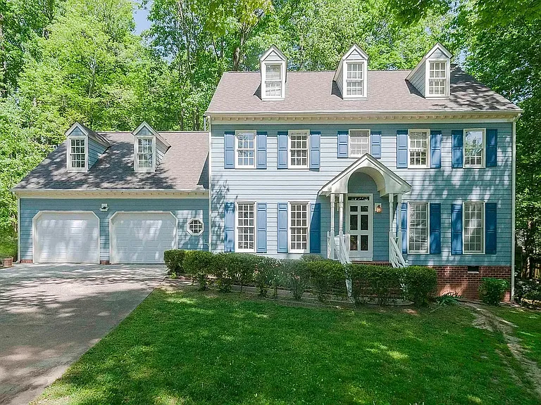 104 Lively Ct E — Photo 1