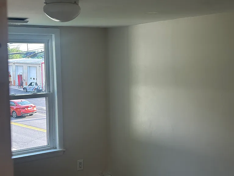617 N Main St — Photo 11