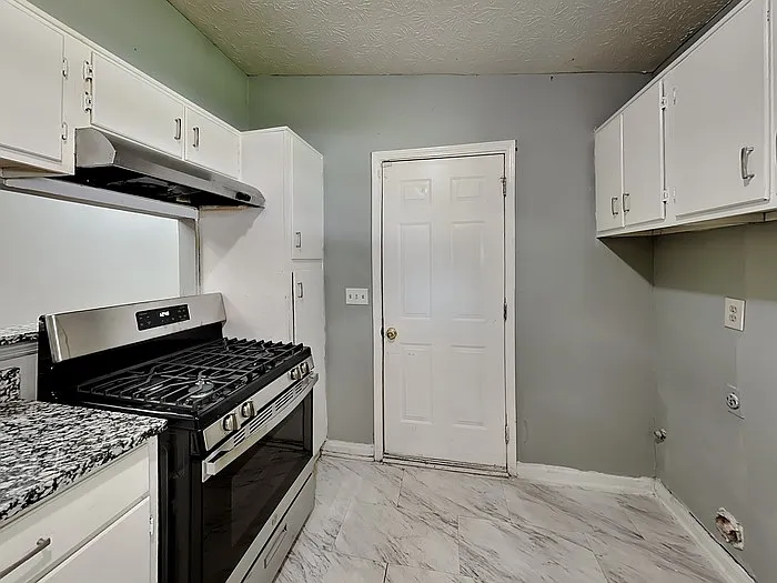 2093 Drake Ct — Photo 6