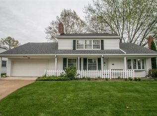 71 Lake Edge Dr, Euclid, OH 44123