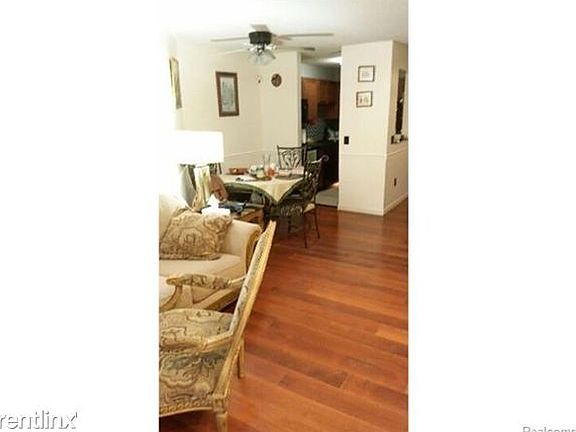 26685 Living room.ashx
