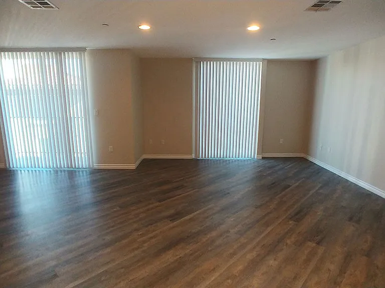 Almeria Townhomes — Photo 25