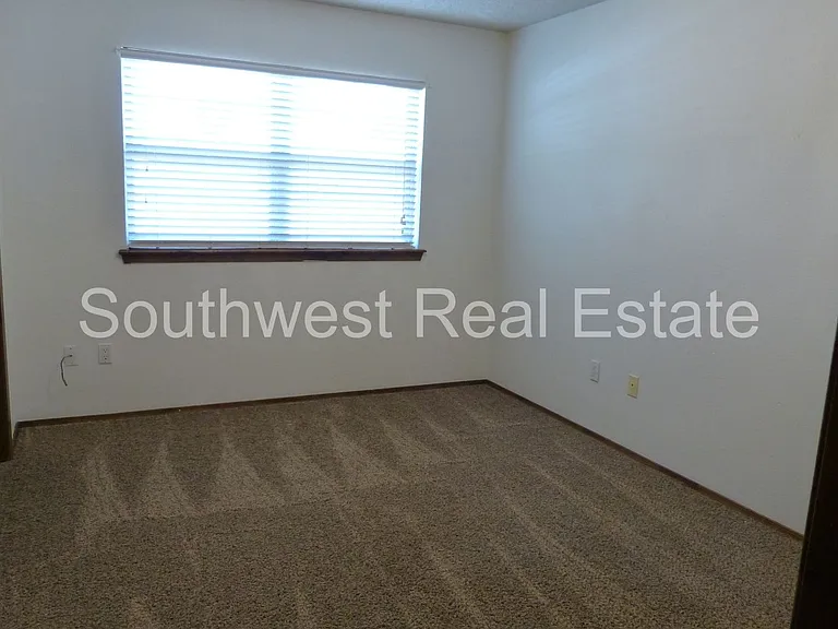 1220 W. Manana Blvd. — Photo 19