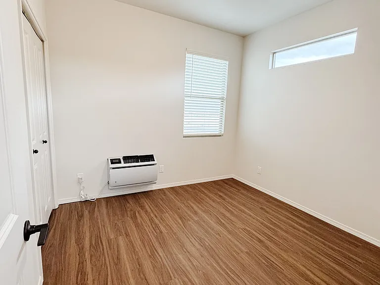 2116 Okeefe Ave SE — Photo 13
